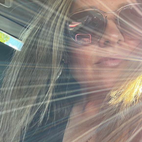 Meet your Posher, Andrea - Picture 1 of 1